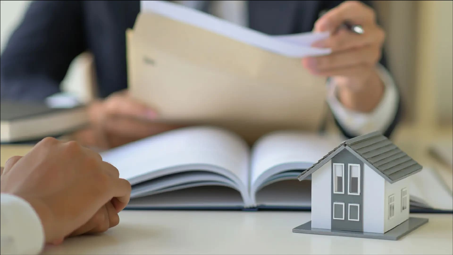 2E COURTIER SPÉCIALISTE \nEN ASSURANCE IMMOBILIERE